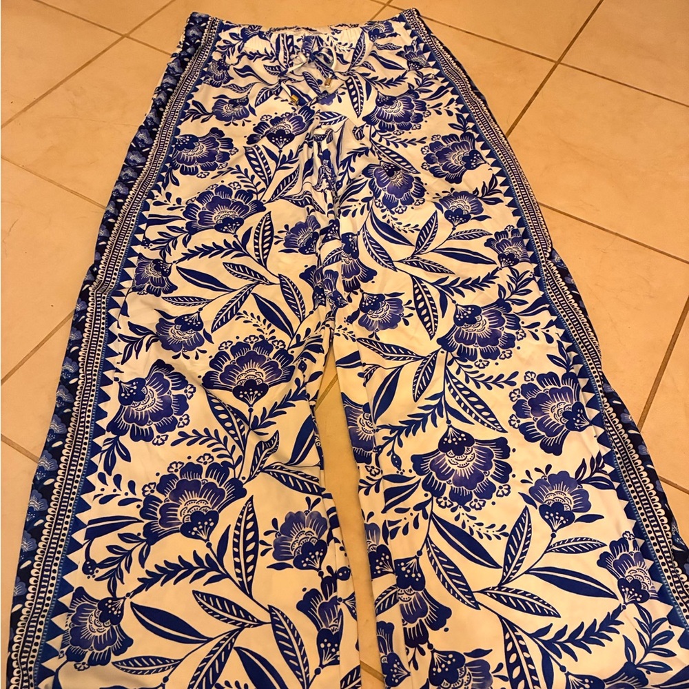 Gibson Blue and White Floral pants